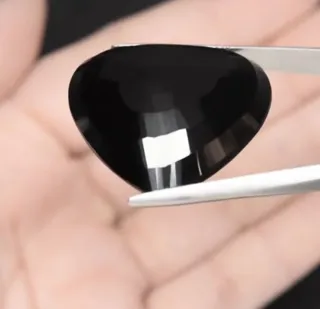 Espinela Negra Corazón