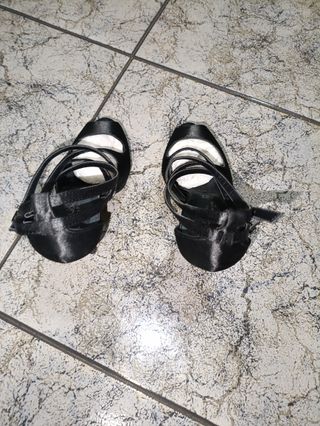 Zapatos de tacón alto negros