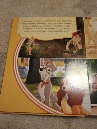 Libro Disney en inglés que incluye los personajes