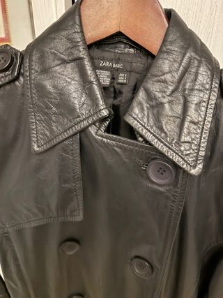 Gabardina de Piel Negra