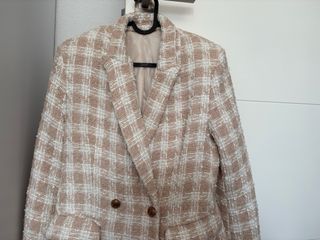 Chaqueta de cuadros beige y blanco