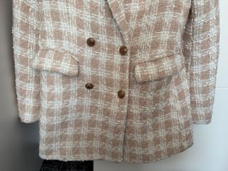 Chaqueta de cuadros beige y blanco