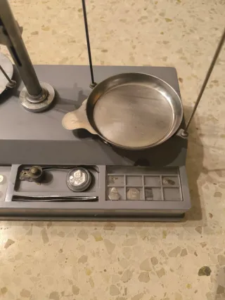 Balanza de precisión antigua