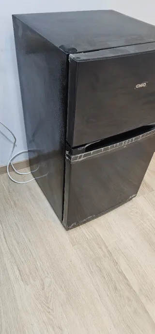 Frigorífico Mediano Negro 86L