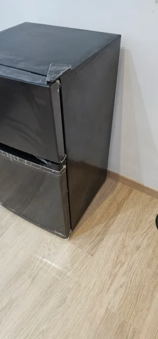 Frigorífico Mediano Negro 86L