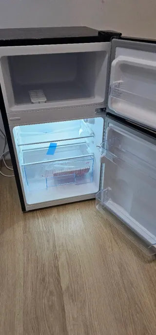 Frigorífico Mediano Negro 86L