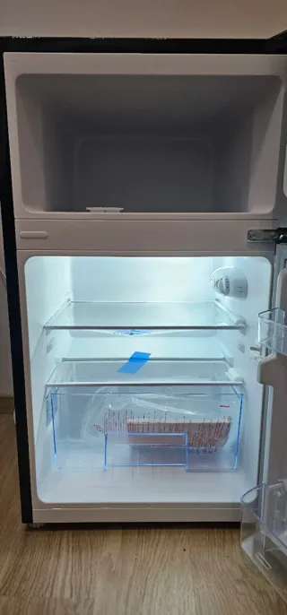 Frigorífico Mediano Negro 86L