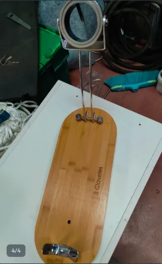 Jamonero basculante 3 Claveles