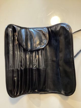 Estuche maquillaje enrollable rosa o negro