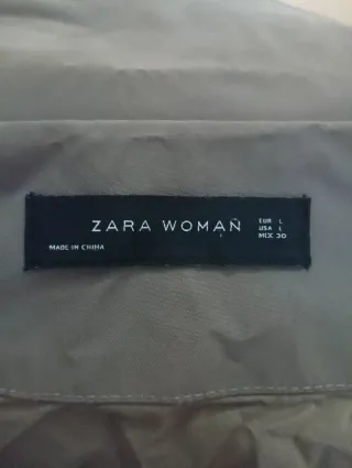 Chaqueta chubasquero gris