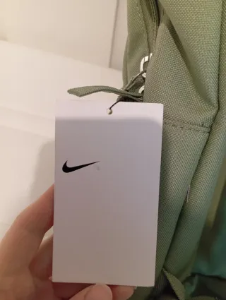 Mochila Nike 16L. Nueva. Oportunidad. Con etiqueta