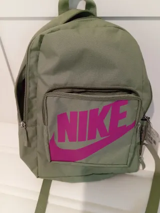 Mochila Nike 16L. Nueva. Oportunidad. Con etiqueta