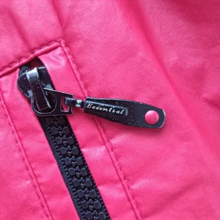 Chaqueta cortavientos Essential Roja