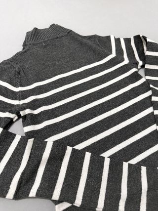 Camisola justa malha gola riscas