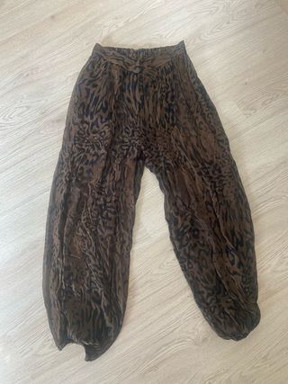 Pantalón ancho estampado animal