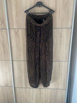 Pantalón ancho estampado animal