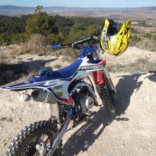 Moto Cross 125c Azul y Blanca para circuitocerrado