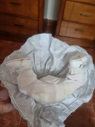 Muñeca de porcelana antigua