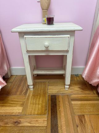 Tocador y mesita de noche