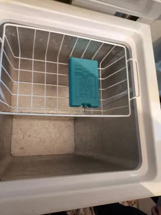 Arcón Congelador Vertical ANSONIC de 104 litros