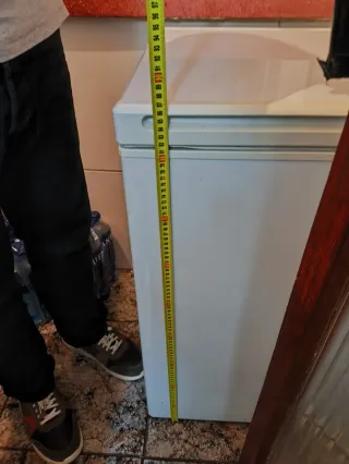 Arcón Congelador Vertical ANSONIC de 104 litros