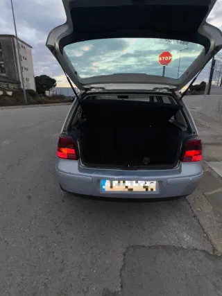 Volkswagen Golf 2000