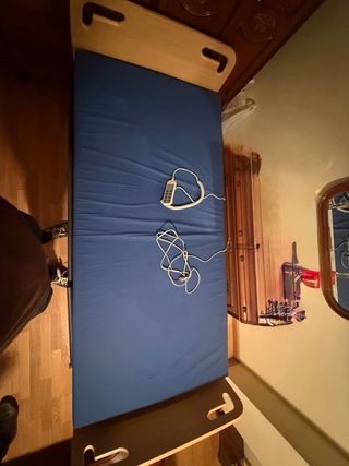 Cama geriátrica ajustable
