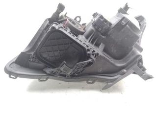 Faro der toyota 22116734 avensis (_t25_) 2.2 d-4d