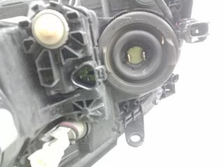 Faro der toyota 22116734 avensis (_t25_) 2.2 d-4d