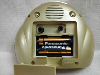 Despertador SWISS Cuarzo Dorado