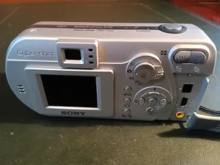Cámara Sony Cyber-shot 3.2 MP