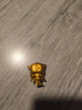 Figura Kinder Joy Stranger Things Dorada