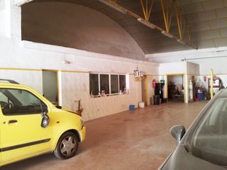 Traspaso Taller de chapa y pintura 660 m2 Alicante