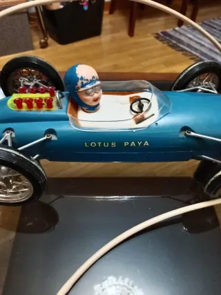 Coche de juguete Lotus Paya antiguo