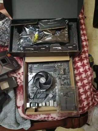 Pc prácticamente entero, placa base no funciona