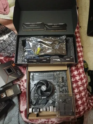 Pc prácticamente entero, placa base no funciona