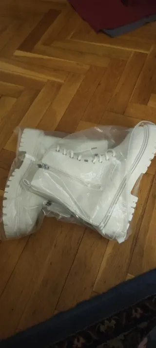 Botas beige de cordones