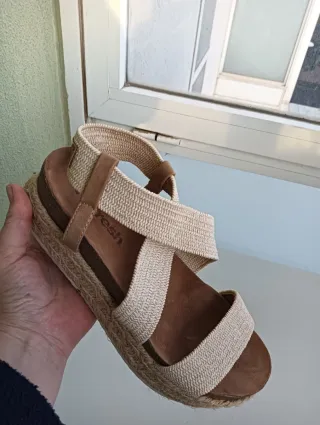 Sandalias plataforma beige Refresh