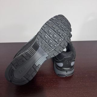 Nike P6000 Talla 42 Negro