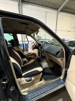 Nissan Terrano II 2000