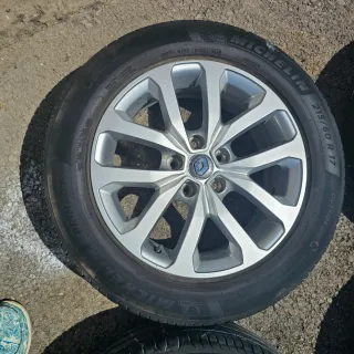 4 llantas R17 de Renault con neumáticos Micheline