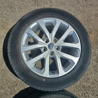 4 llantas R17 de Renault con neumáticos Micheline