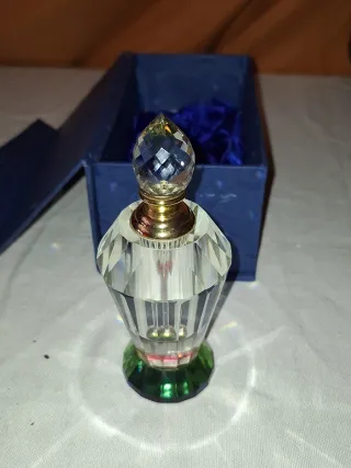 Bonita perfumera de cristal antigua