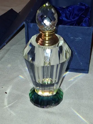 Bonita perfumera de cristal antigua