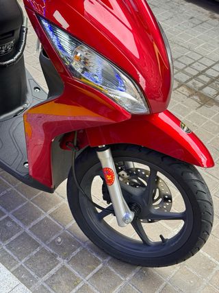 Honda Vision 110 Roja 1900km