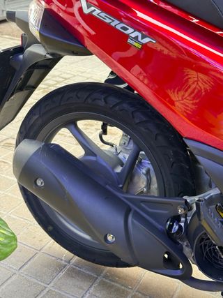 Honda Vision 110 Roja 1900km