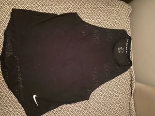 Camiseta deportiva Nike negra