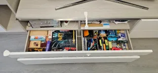 Mueble de salón blanco y gris. Mueble tv y balda.