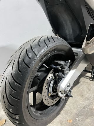 Honda Forza 750 Plata/Negro