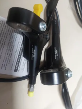 CONJUNTO DE FRENOS DE BICI SHIMANO  MT201 BR-MT200